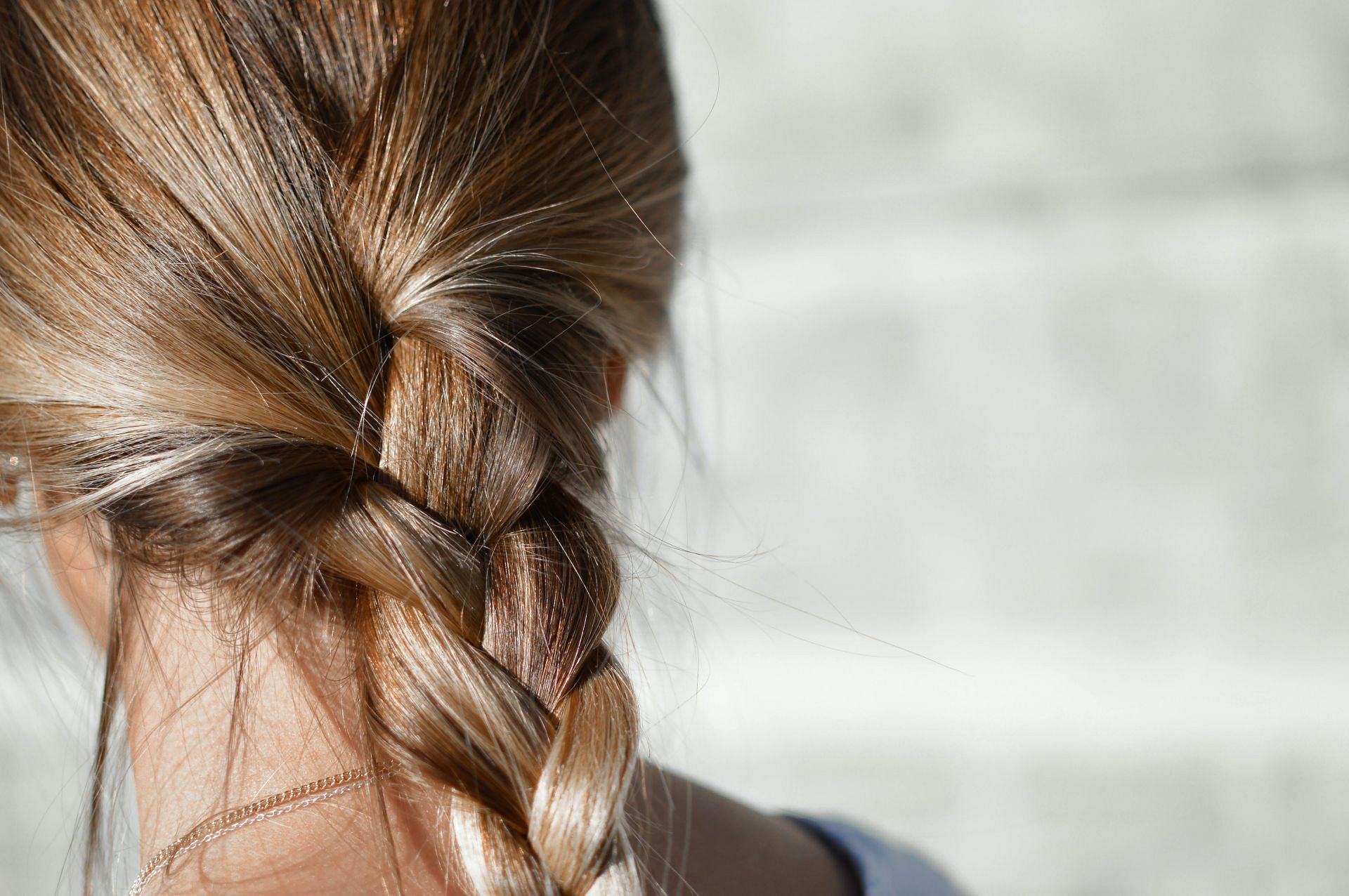 This herb can reduce hair loss (Image via Unsplash/Tamara Bellis)